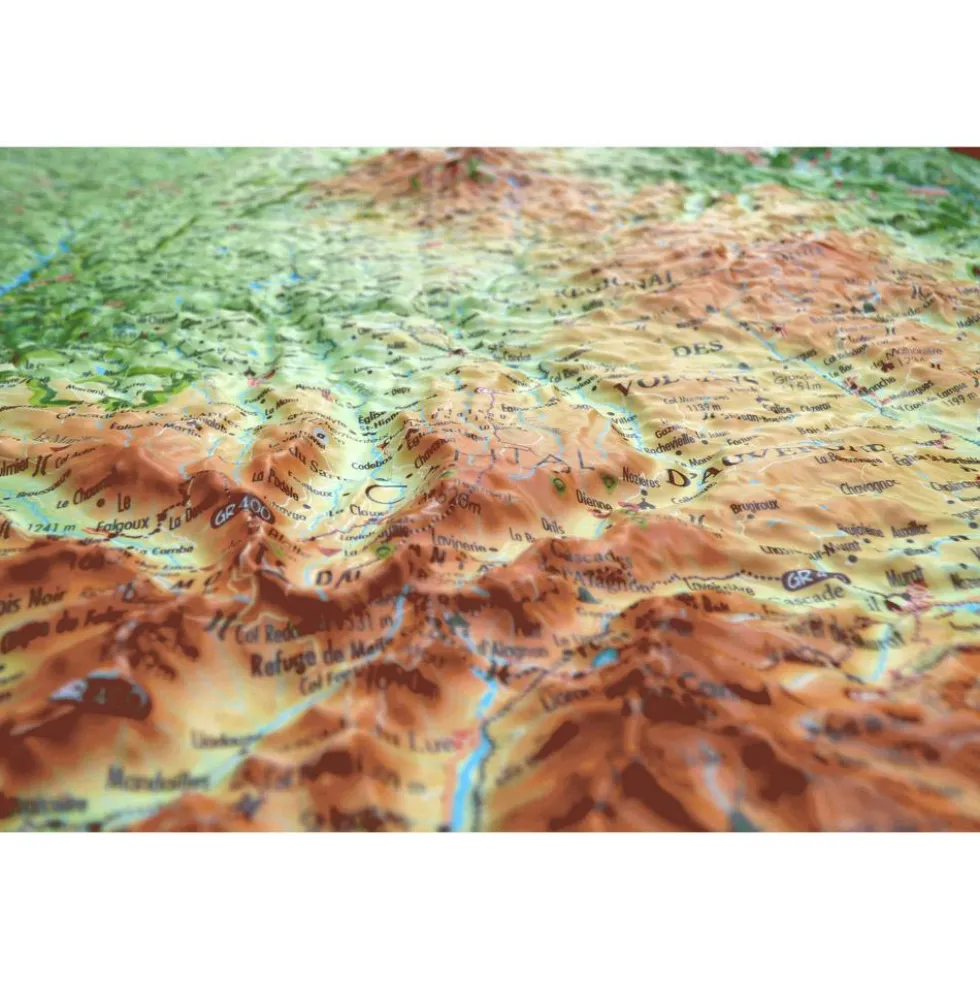 Le Parc Naturel Régional des Volcans d'Auvergne + Cornice