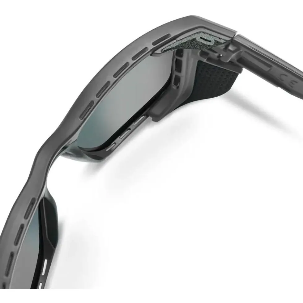 Occhiali da sole Julbo Shield M Translucide Mat Noir Spectron 4