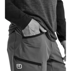 Pantaloncini da trekking Ortovox Pelmo Short M Black Raven