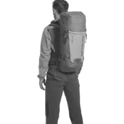 Zaino Ortovox Traverse 30 Dry Black Steel
